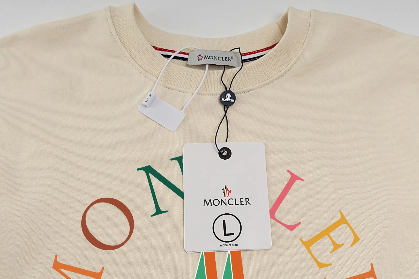 【 Quality】 【🎉 🎊】 【 MONCLER】【In Stock 】 🏅2024 New Arrival Premium 3D LOGO ， ， Premium ⚠️ ： 460 ， 21S 10S 26/2 1*1 ！ ， ， ， ， ， ！ Same Style ✔ Same Style： ❗ ✔【 Same Style， In Stock！】 ➡Size：S M L XL XXL ➡ ：Black White ⚠️Size Size